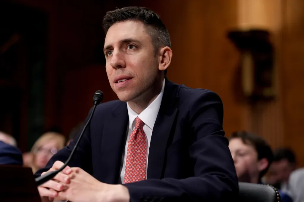 FDIC Chairman Travis Hill says stablecoins won't receive deposit insurance